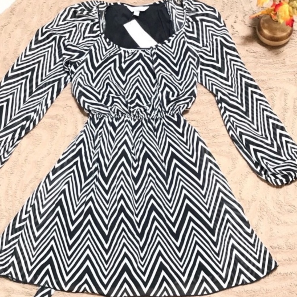 NWT • Speechless Chevron Dress